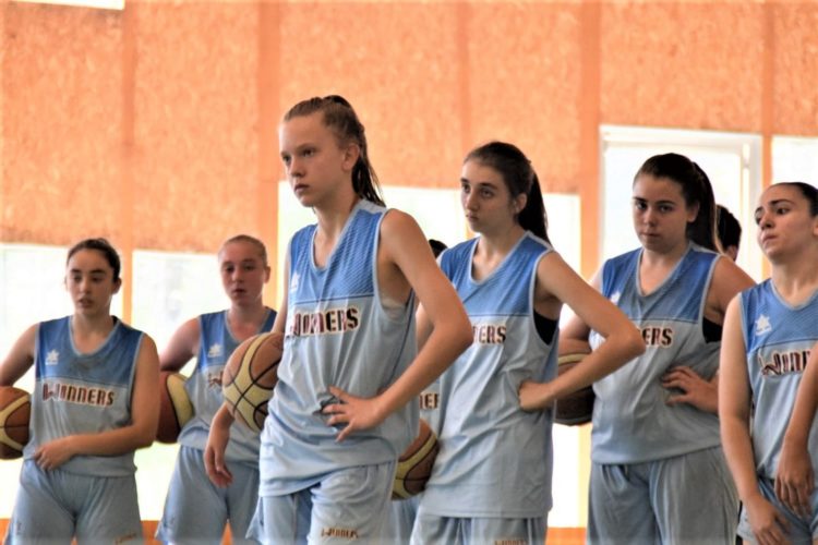 Torneo de nochebuena de baloncesto categoría femenina de Ourense. 