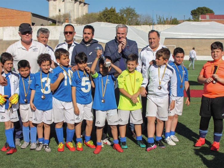 Equipo de fútbol de benjamín de almodóvar campo de Castilla La Mancha.