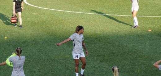 Pases y control con balón en el terreno de juego