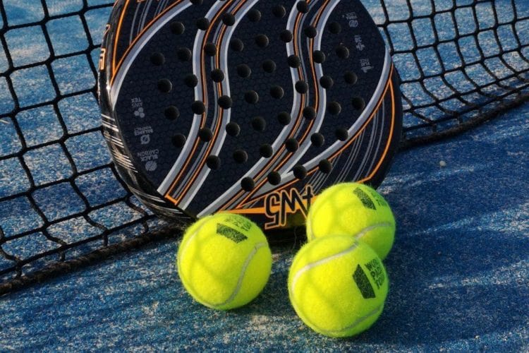 Normas del pádel - pelota, pala y campo