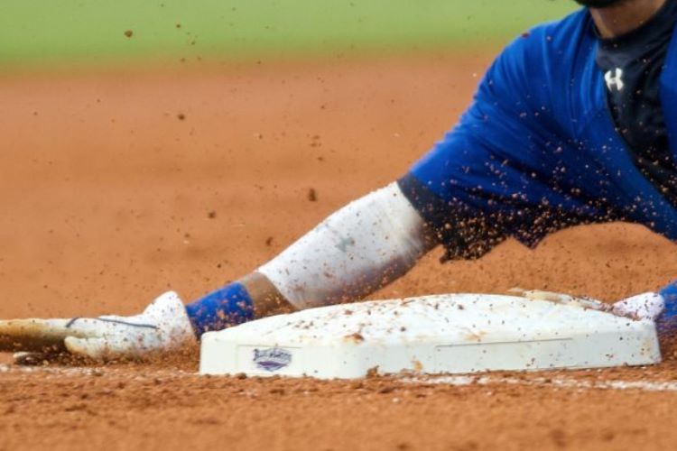 Reglamento oficial del baseball - entrada, carrera, base, strike