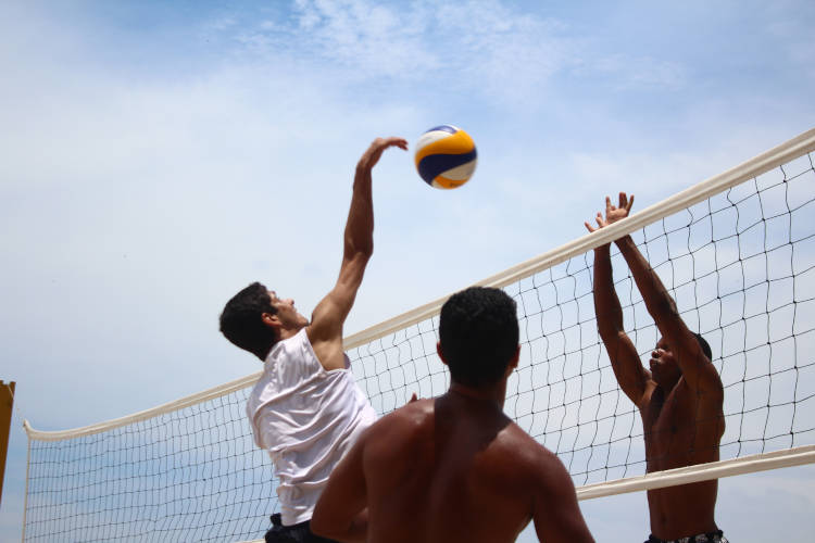 Qué es el voleibol 🏐 Historia, reglas, saque, remate, fundamentos