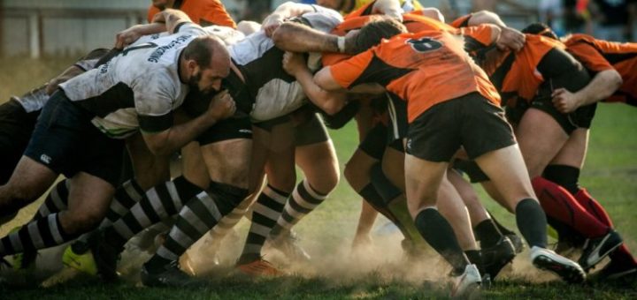 Melé durante un partido de rugby