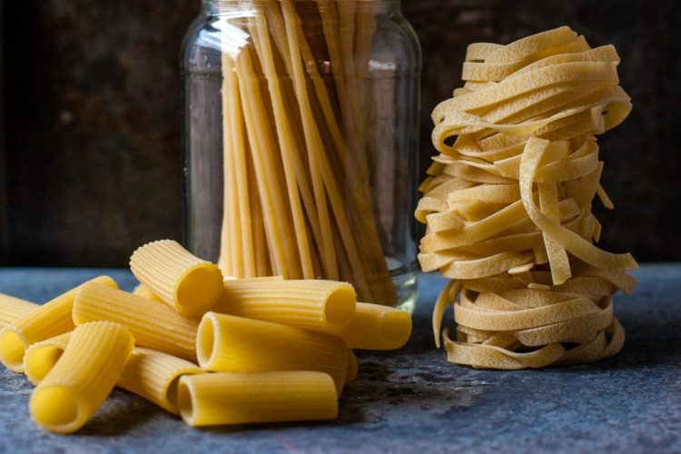 Nutrición en el deporte con carbohidratos, proteínas y grasas