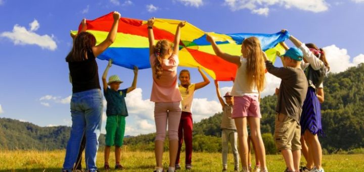 Los profesores de educación primaria deben controlar los juegos de educación física