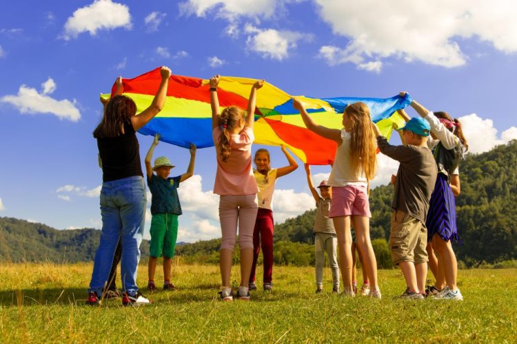 Los profesores de educación primaria deben controlar los juegos de educación física