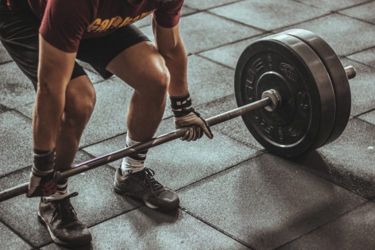 El peso muerto es un ejercicio ideal para los circuitos funcionales