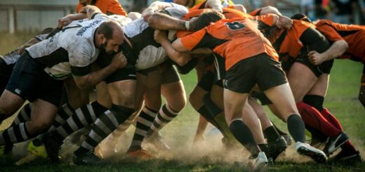 Jugadores de Rugby haciendo una melé