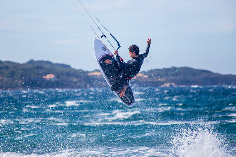 Actividades acuáticas y deportes náuticos: vela, kitesurf