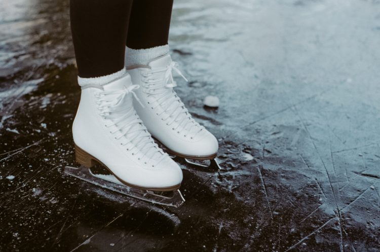 Patinaje sobre hielo artístico. Patines de niñas
