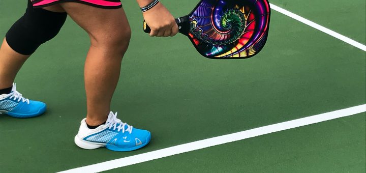 El pickleball, sus reglas, las palas, la pista y la bola