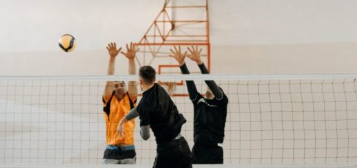 Bloqueo doble en volleyball, ejemplo.