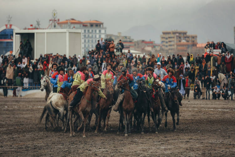 Cómo jugar buzkashi o kokpar