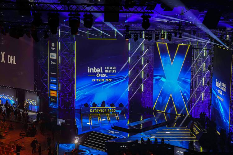 Digital Competition: The Future of Sports and eSports