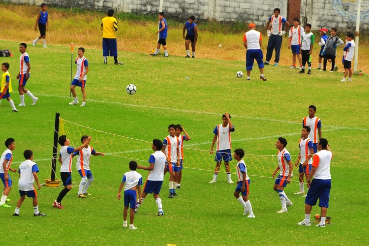 Fútbol tenis: historia, reglas y cancha