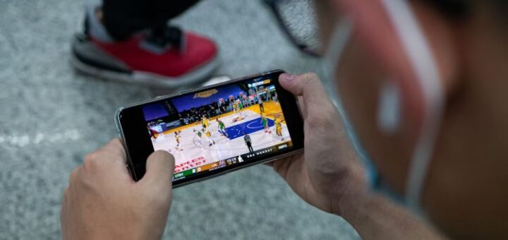 How fans live sports in digital fandom