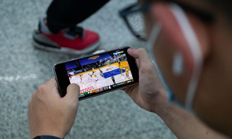 How fans live sports in digital fandom