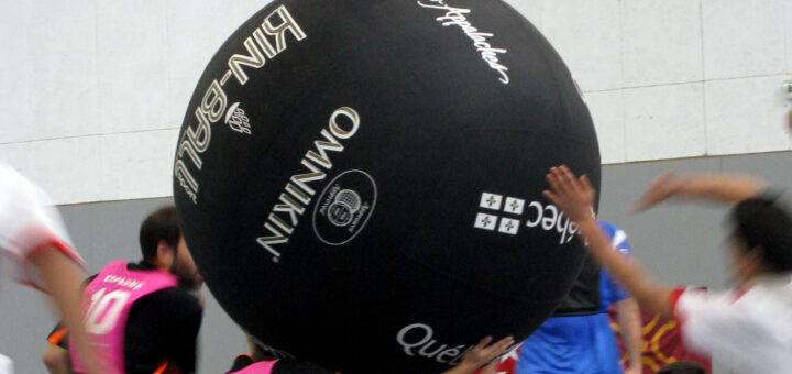 Partido de kinball o Kin Ball diferencias con el colpbol y el tchoukball