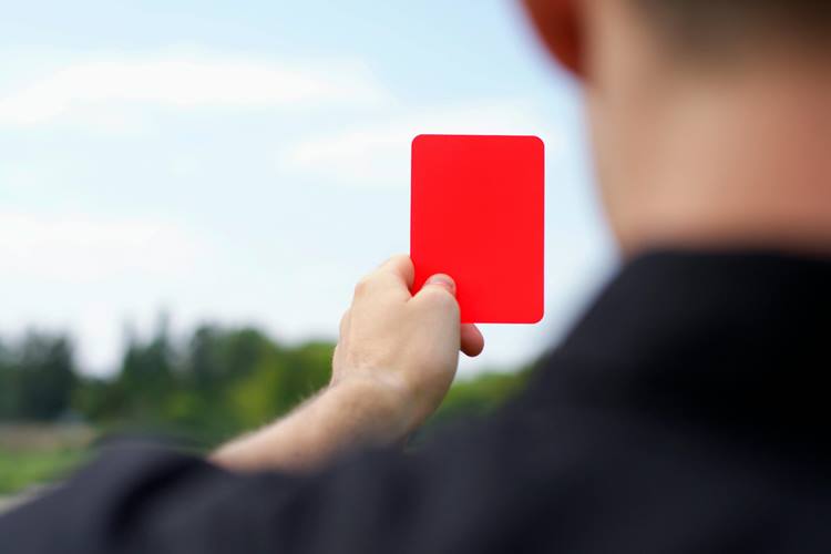 Roja directa: faltas y sanciones en el fútbol español