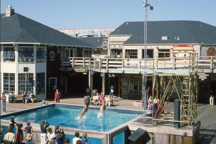 Salto de trampolín sincronizado y clavados