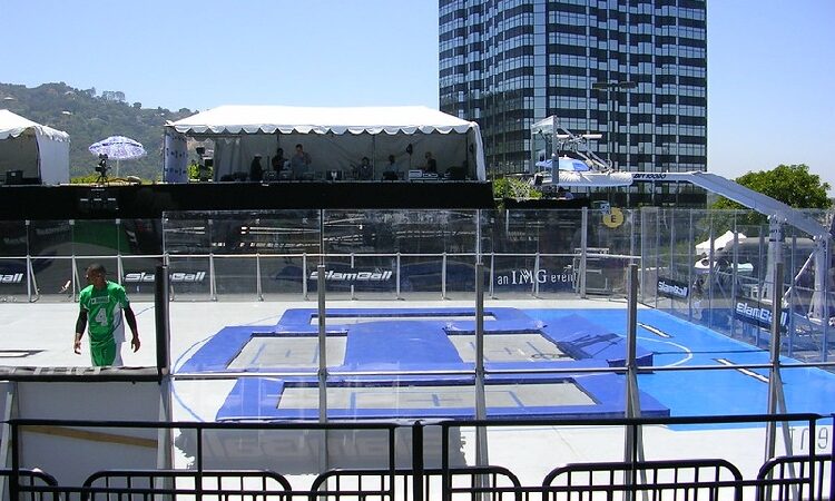 Slam ball: Pelota, jugadores y baloncesto