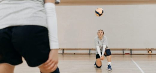 Toque de antebrazos en voleibol